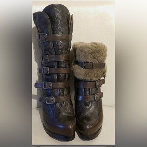 Ash booties, fully lined with fur.